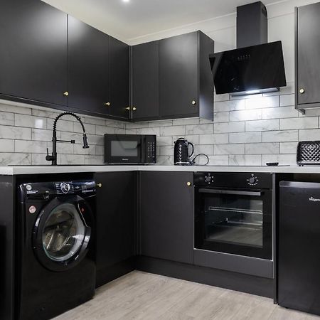 Chic Urban 2 Bedroom Apartments Cardiff Luaran gambar