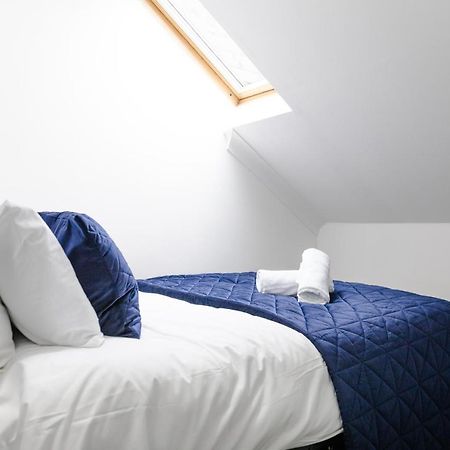 Chic Urban 2 Bedroom Apartments Cardiff Luaran gambar