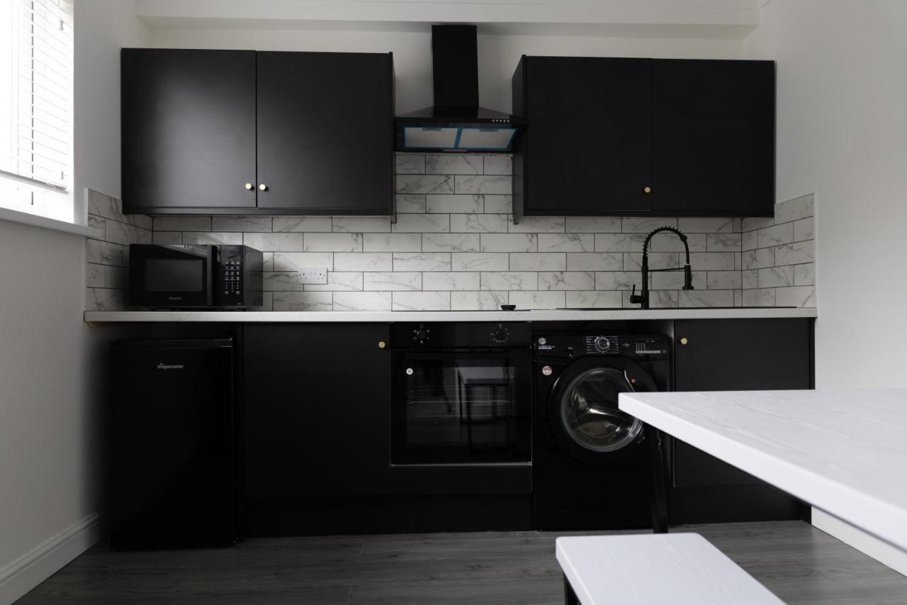 Chic Urban 2 Bedroom Apartments Cardiff Luaran gambar