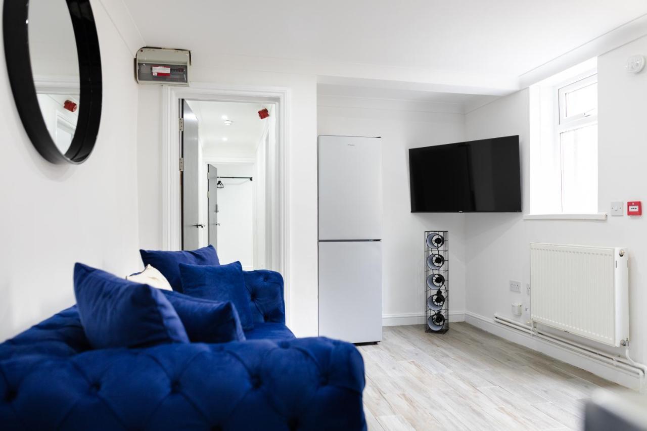 Chic Urban 2 Bedroom Apartments Cardiff Luaran gambar