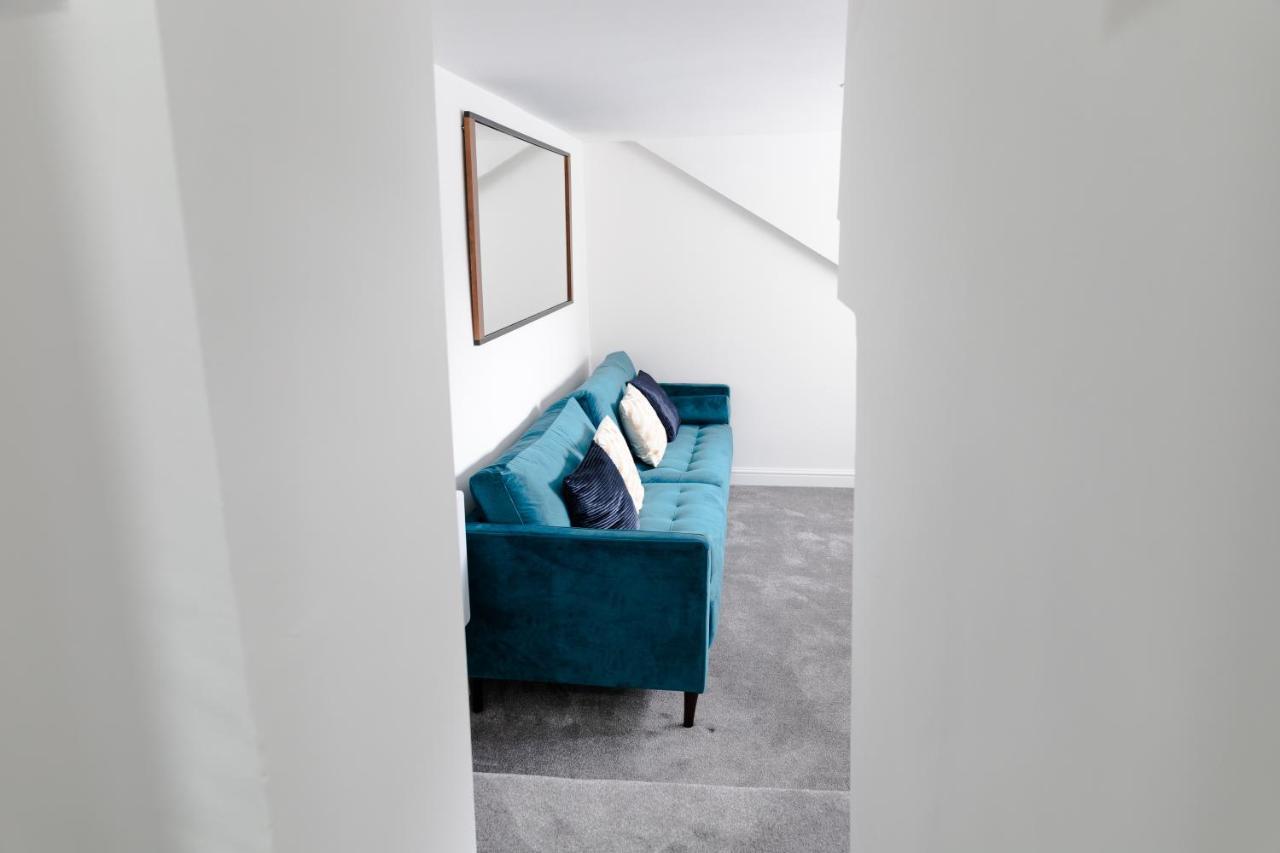 Chic Urban 2 Bedroom Apartments Cardiff Luaran gambar