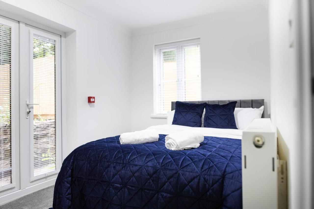 Chic Urban 2 Bedroom Apartments Cardiff Luaran gambar