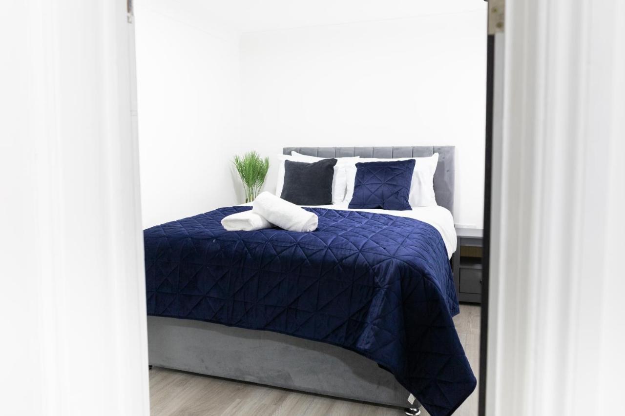 Chic Urban 2 Bedroom Apartments Cardiff Luaran gambar