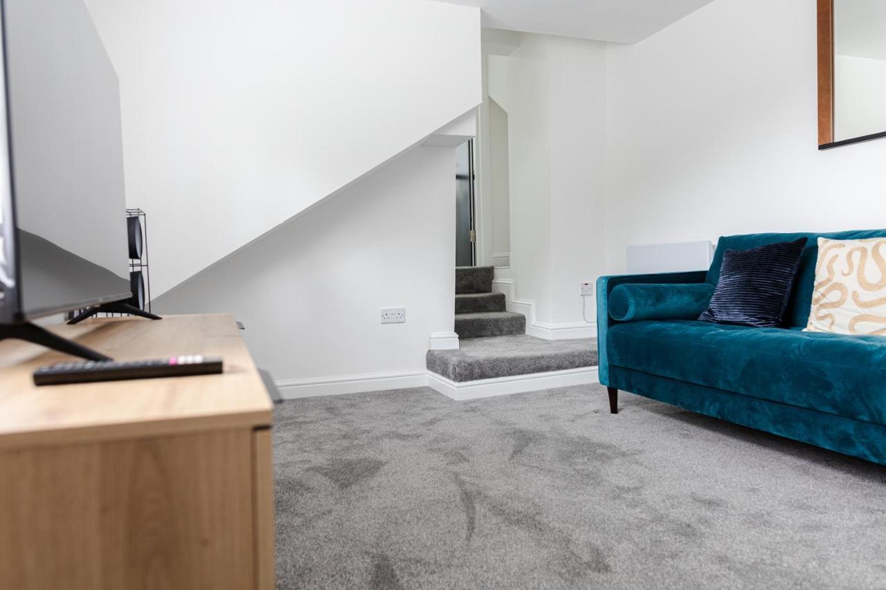 Chic Urban 2 Bedroom Apartments Cardiff Luaran gambar