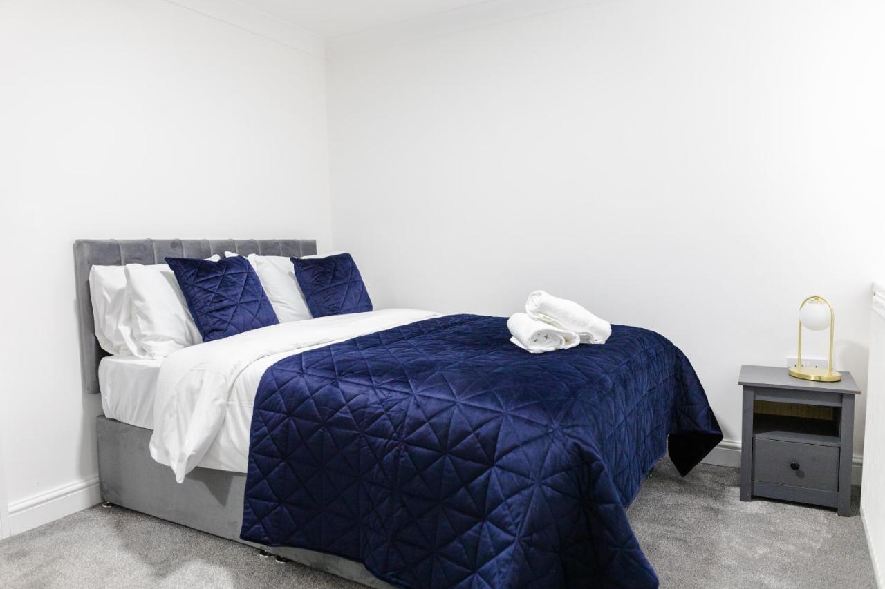Chic Urban 2 Bedroom Apartments Cardiff Luaran gambar