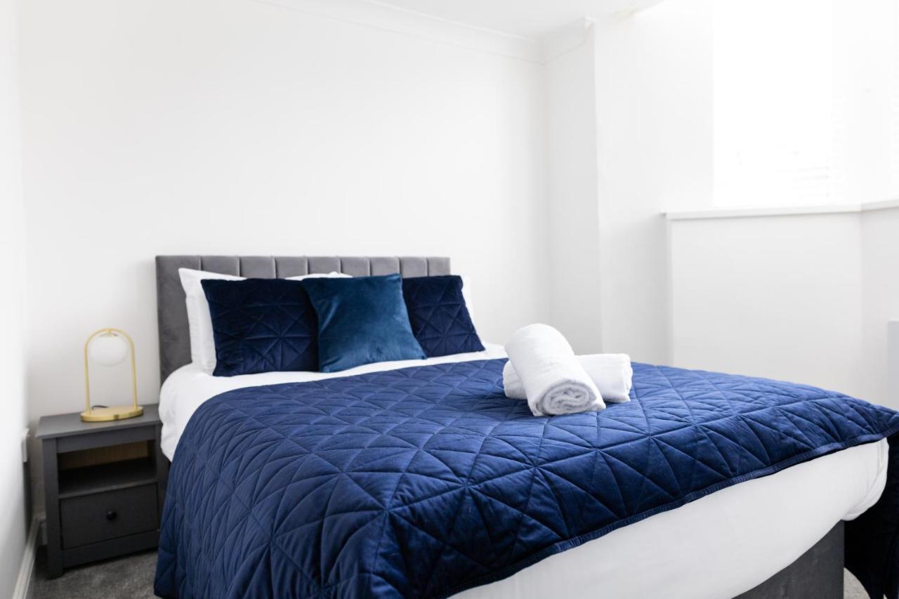 Chic Urban 2 Bedroom Apartments Cardiff Luaran gambar